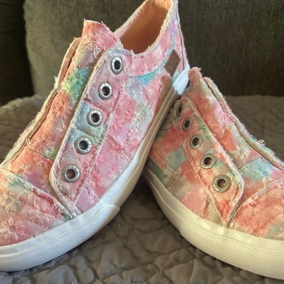 Blowfish Pastel Pink and Blue Canvas Slip-On Sneakers - Picture 1 of 6